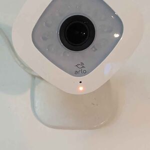 Netgear Arlo Q VMC3040 1080p HD Indoor Wireless Security Camera TESTED WORKING